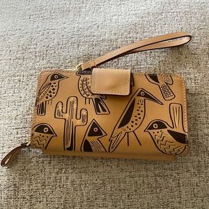 Vera Bradley wallet clutch. Excellent condition
